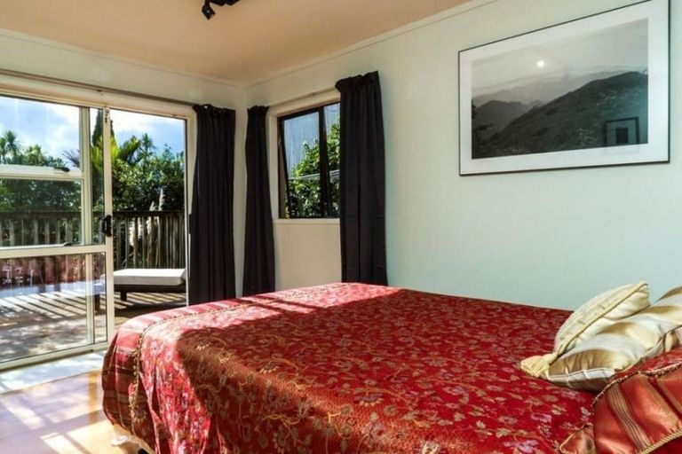 Photo of property in 3 Beulah Avenue, Rothesay Bay, Auckland, 0630