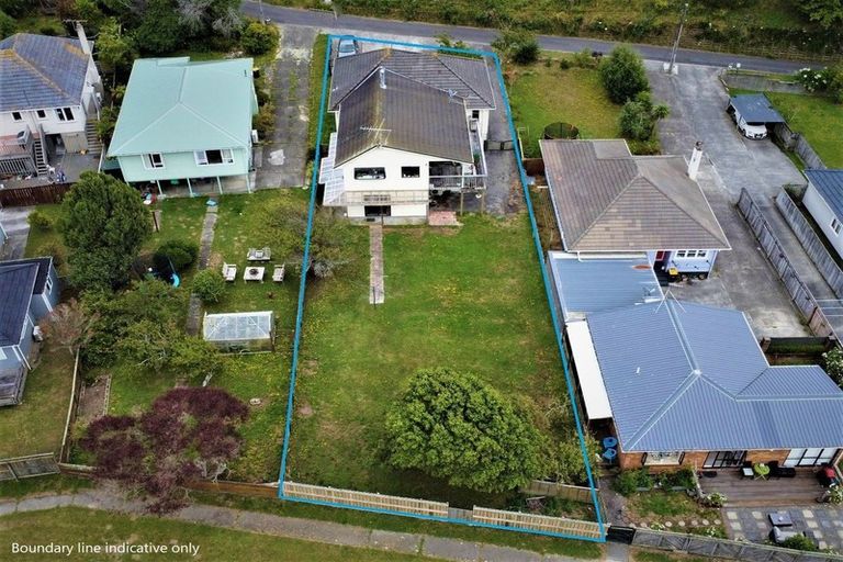 Photo of property in 308 Main Road, Tawa, Wellington, 5028