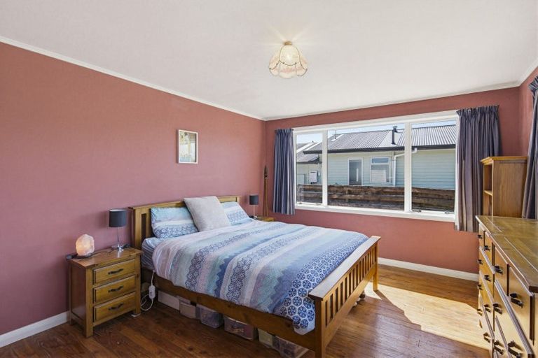 Photo of property in 6 Teoti Street, Paraparaumu Beach, Paraparaumu, 5032
