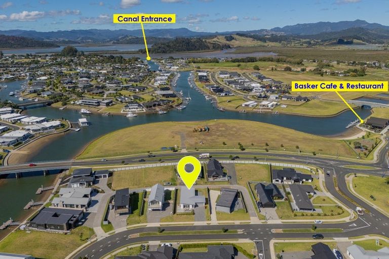 Photo of property in 8 Ngaroma Crescent, Whitianga, 3510