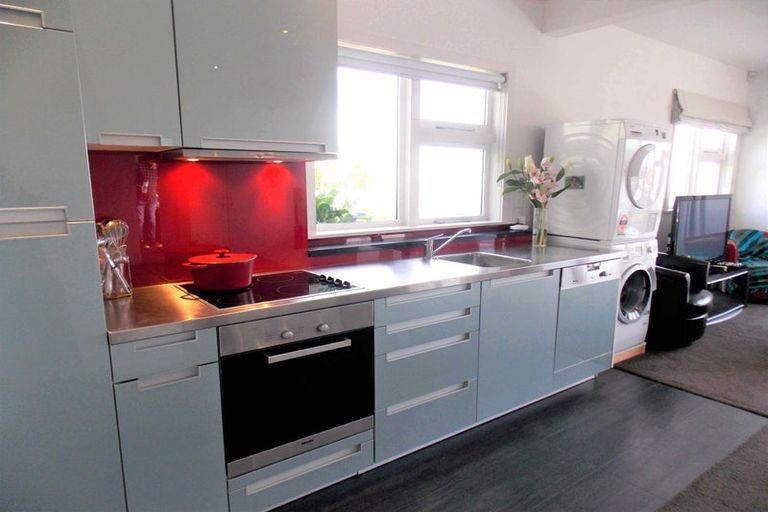 Photo of property in 1a Clive Road, Khandallah, Wellington, 6035