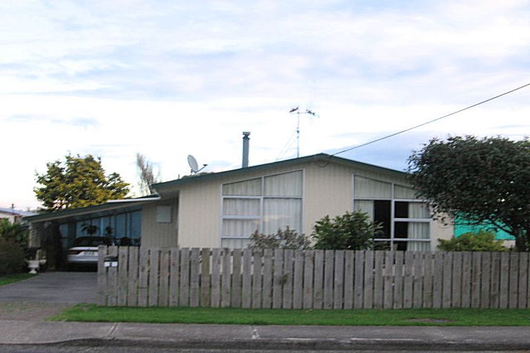 Photo of property in 3 Kauri Street, Otaki, 5512