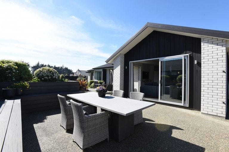 Photo of property in 28 Northside Drive, Waikiwi, Invercargill, 9810