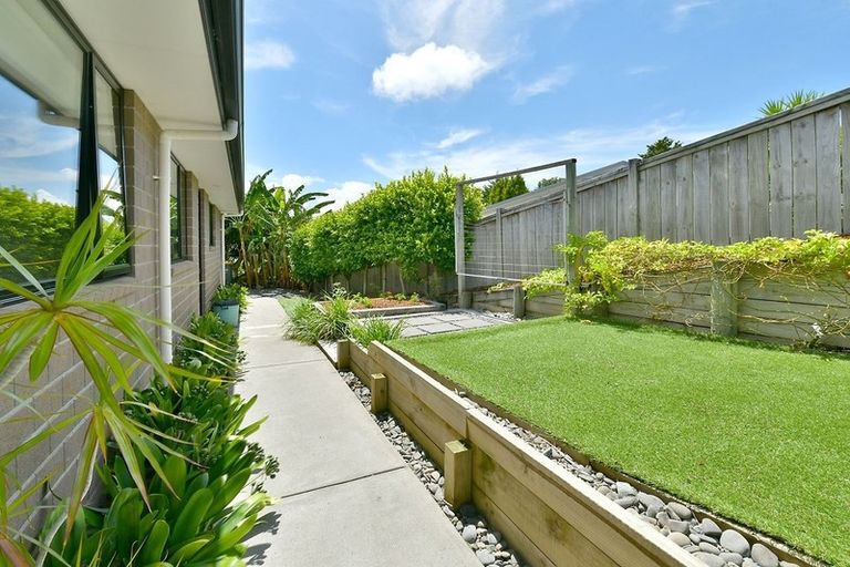 Photo of property in 6 Fendalton Place, Hatfields Beach, Orewa, 0931
