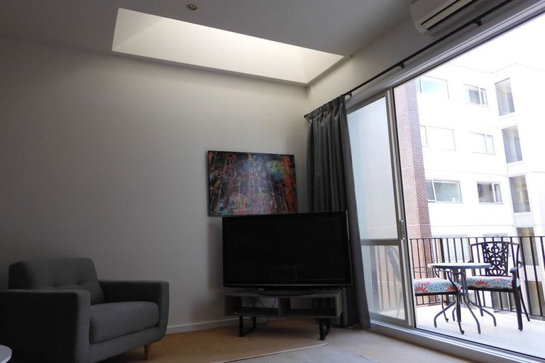 Photo of property in De Vere Apartments, 2/23 Tennyson Street, Te Aro, Wellington, 6011