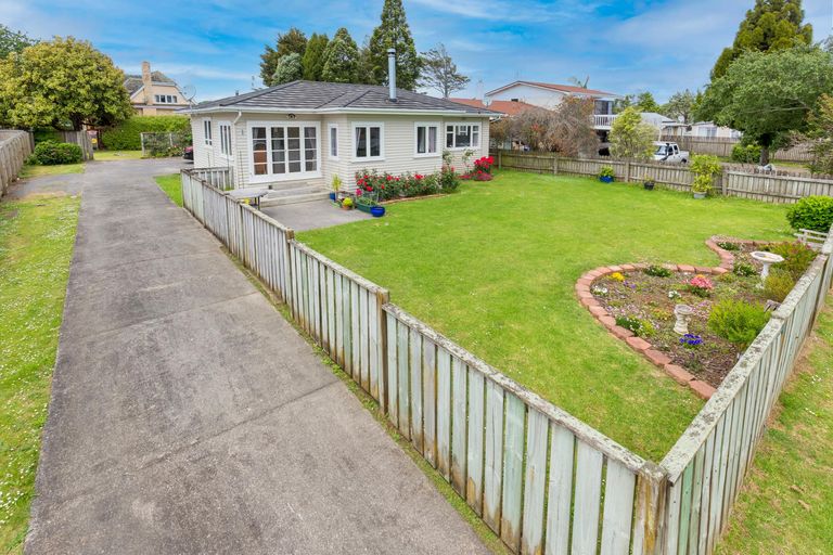 Photo of property in 1 Carr Street, Tuakau, 2121
