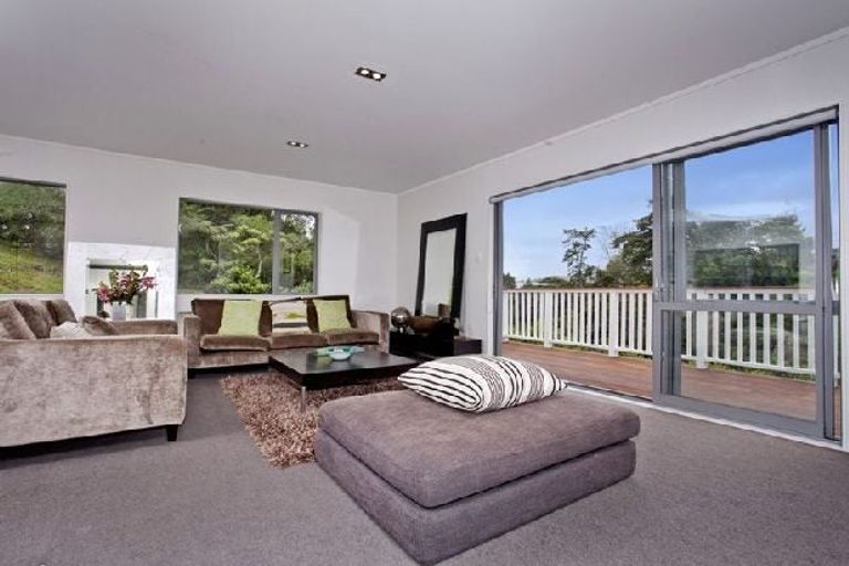 Photo of property in 234 Beach Haven Road, Beach Haven, Auckland, 0626