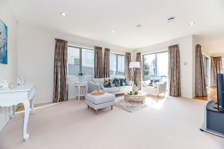 Photo of property in 38a Mark Edward Drive, Half Moon Bay, Auckland, 2012