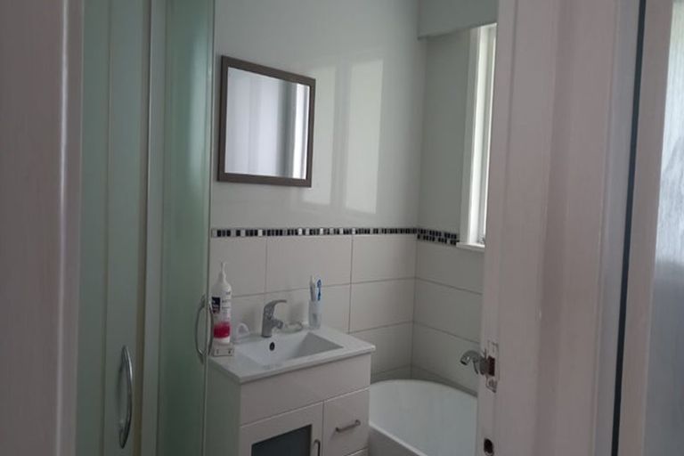 Photo of property in 9 Taupo Crescent, Plimmerton, Porirua, 5026