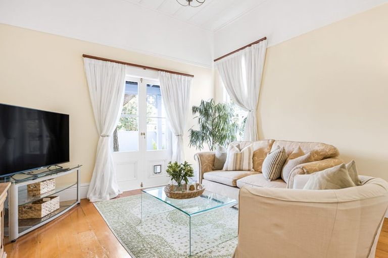 Photo of property in 14 Domain Street, Devonport, Auckland, 0624