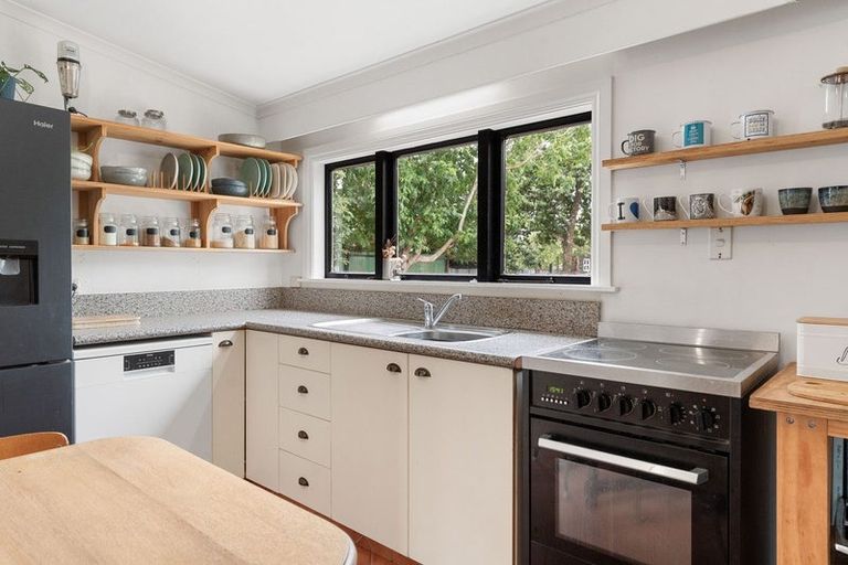 Photo of property in 3 Cologne Street, Martinborough, 5711