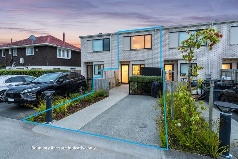 Photo of property in 32c Titoki Street, Te Atatu Peninsula, Auckland, 0610