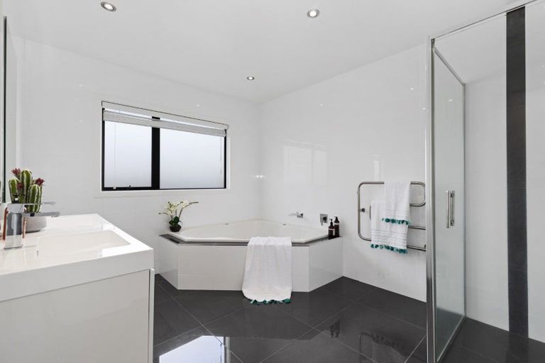 Photo of property in 21 Mataroa Crescent, Flagstaff, Hamilton, 3210