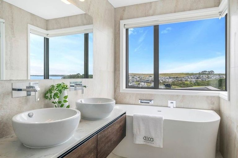 Photo of property in 7 Bounty Road, Long Bay, Auckland, 0630