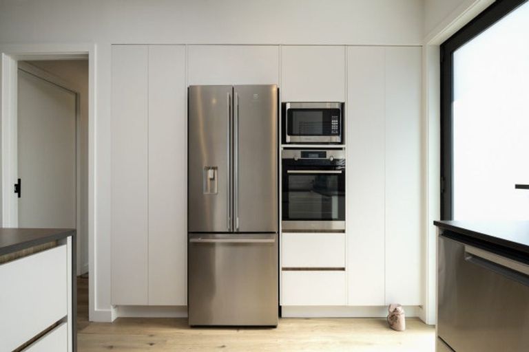 Photo of property in 163 Waikawa Road, Picton, 7220