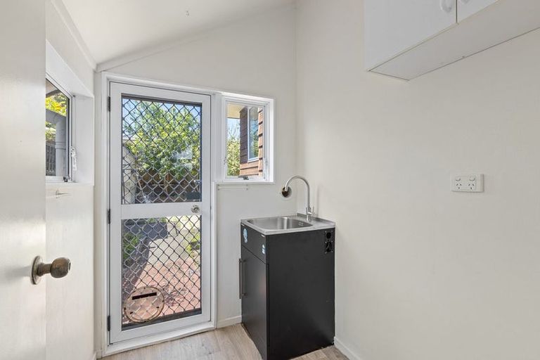 Photo of property in 2a Trafalgar Road, Milford, Auckland, 0620