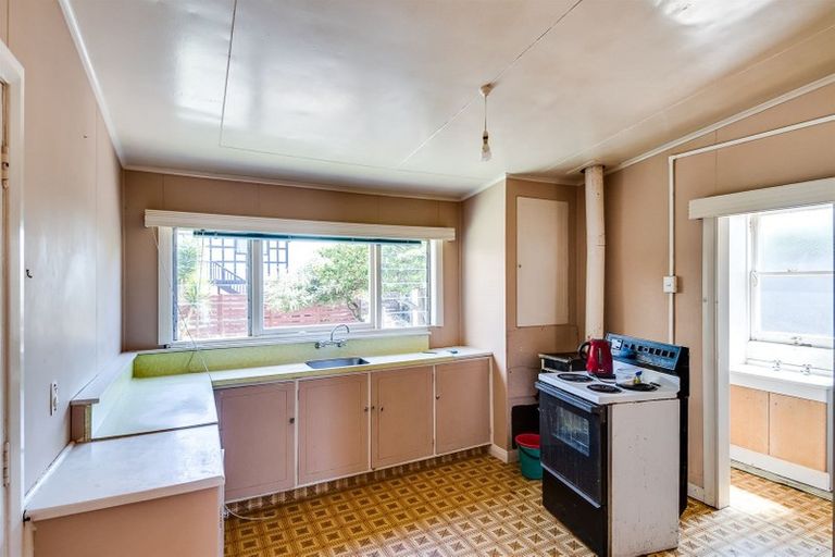 Photo of property in 92 Charles Street, Westshore, Napier, 4110