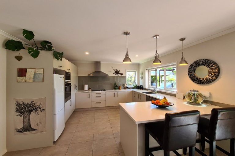 Photo of property in 37 Mary-ellen Place, Coromandel, 3506