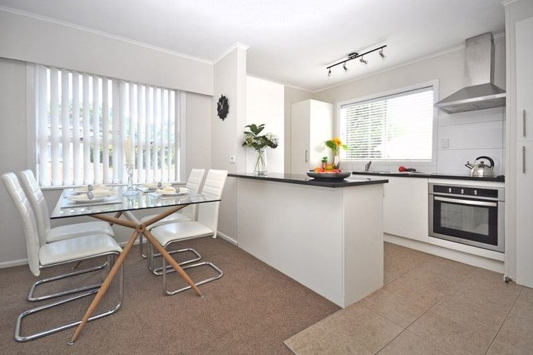 Photo of property in 22 Ronald Place, Manurewa, Auckland, 2102
