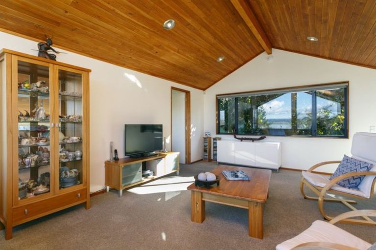Photo of property in 22 Ewing Grove, Acacia Bay, Taupo, 3330