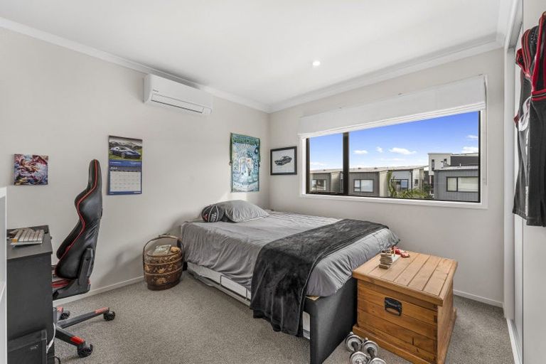 Photo of property in 13 Ian Morrison Road, Hobsonville, Auckland, 0616