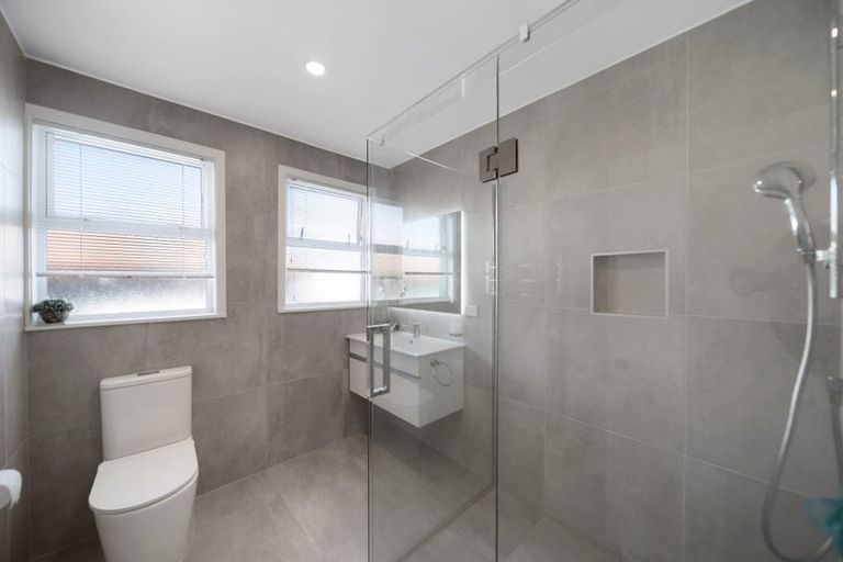 Photo of property in 26b Waller Avenue, Bucklands Beach, Auckland, 2012