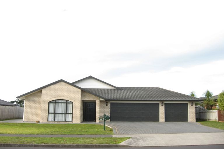 Photo of property in 38 Glenross Drive, Wattle Downs, Auckland, 2103