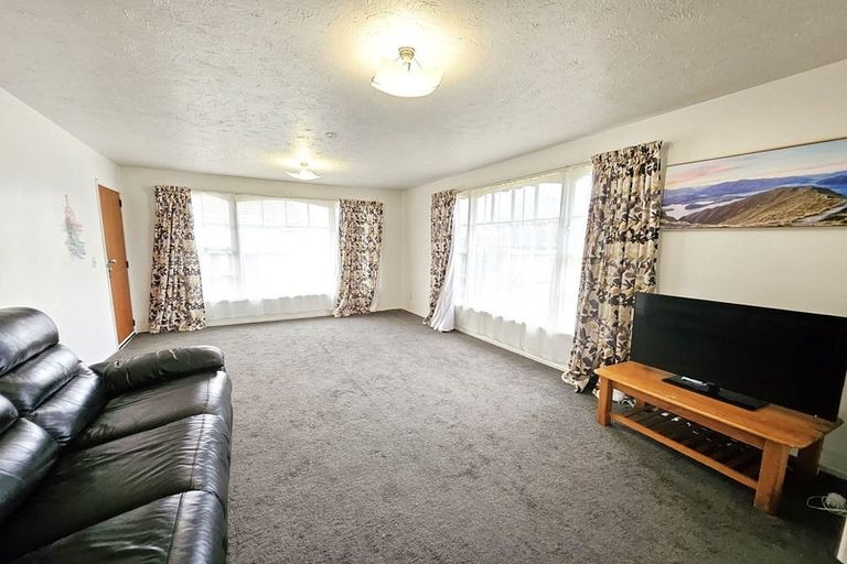 Photo of property in 1/203 Main North Road, Redwood, Christchurch, 8051