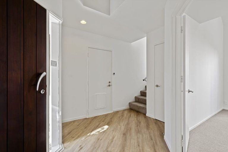 Photo of property in 1/20 Norwood Road, Bayswater, Auckland, 0622