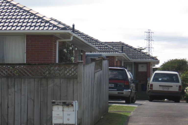 Photo of property in 1/9 Albert Road, Kelston, Auckland, 0602