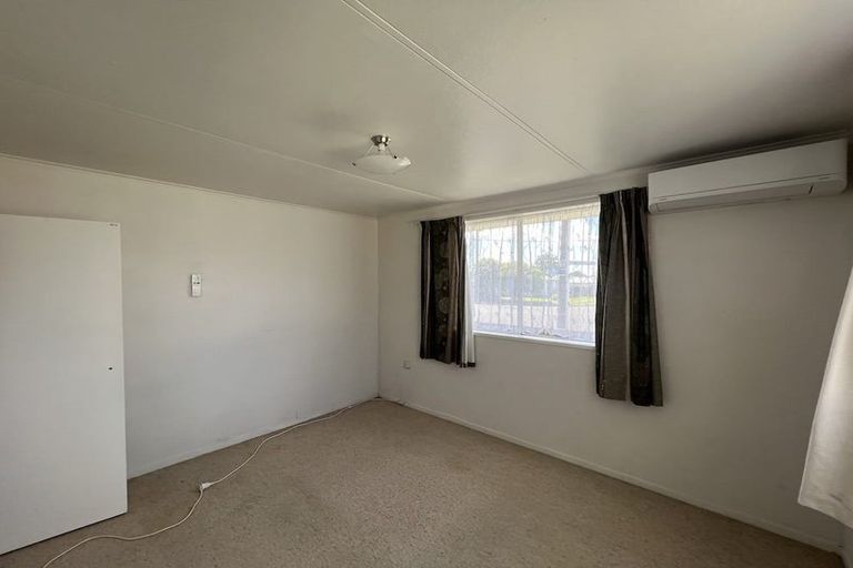 Photo of property in 14 Bledisloe Street, Levin, 5510