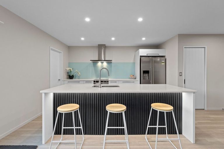 Photo of property in 11 Whitau Place, Marshland, Christchurch, 8083