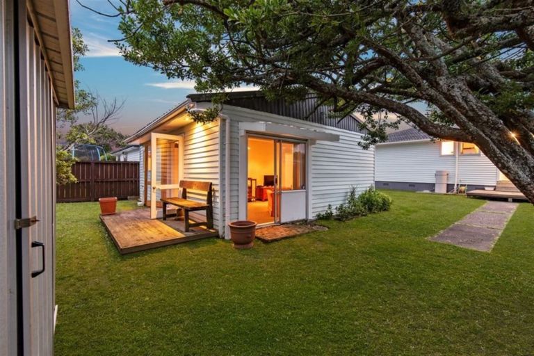 Photo of property in 22 Tabitha Crescent, Henderson, Auckland, 0612