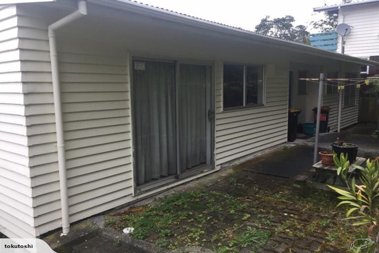 Photo of property in 6 Rajkot Terrace, Broadmeadows, Wellington, 6035