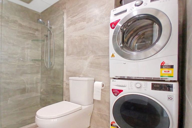 Photo of property in Frank Sargeson Apts, 205/80 Anzac Street, Takapuna, Auckland, 0622