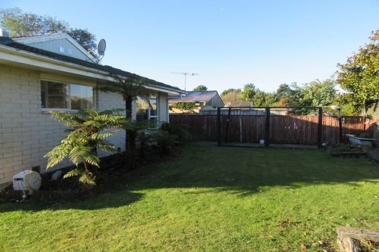 Photo of property in 2/9 Chadlington Street, Parklands, Christchurch, 8083