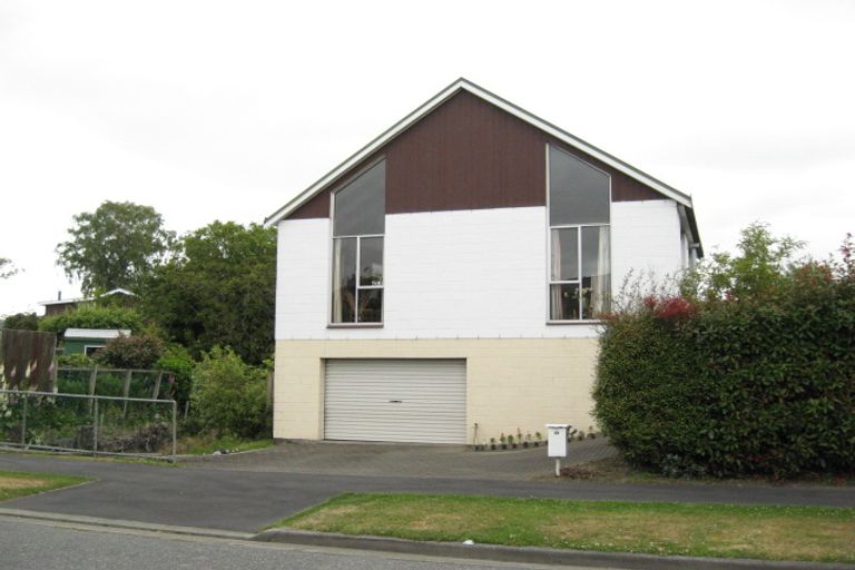 Photo of property in 23 Colina Street, Avonhead, Christchurch, 8042