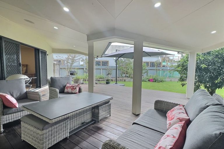 Photo of property in 9 Bassett Place, Taradale, Napier, 4112