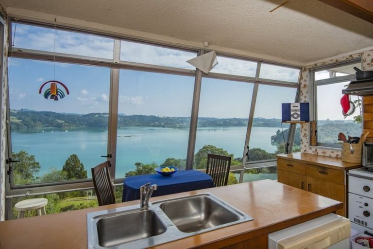 Photo of property in 90 Tahunatapu Road, Parua Bay, Whangarei, 0174