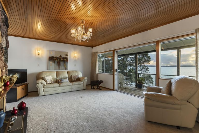 Photo of property in 16 Harbour View Road, Point Chevalier, Auckland, 1022