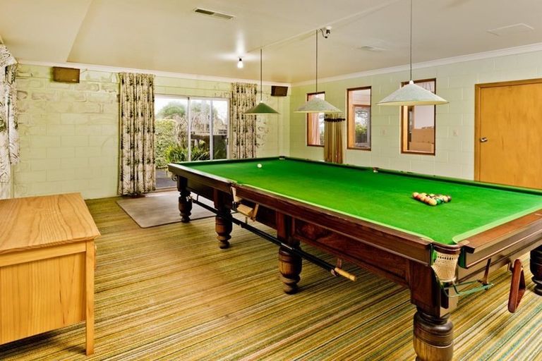 Photo of property in 245 Don Buck Road, Massey, Auckland, 0614