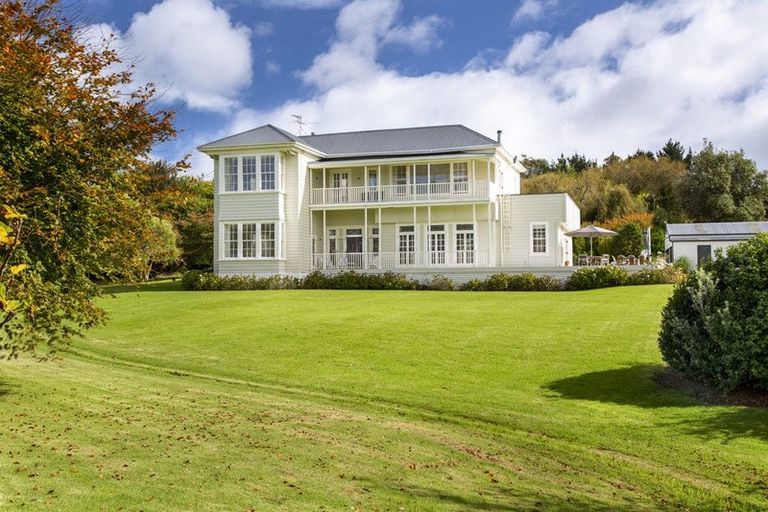 Photo of property in 26 Crosland Road, South Head, Helensville, 0874