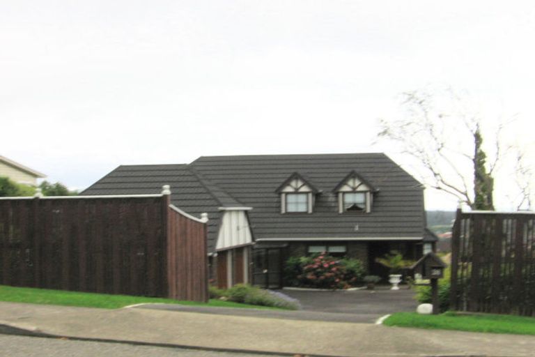 Photo of property in 26 Kotare Street, Waikanae, 5036