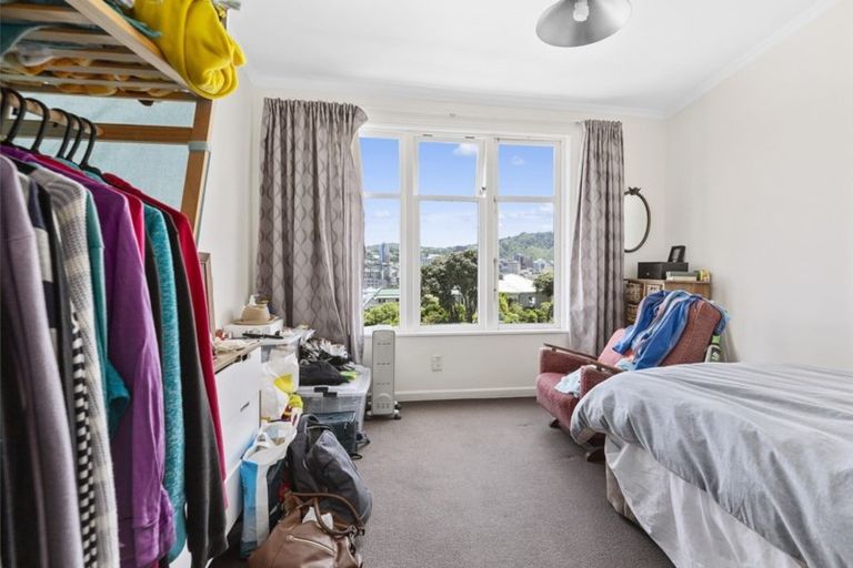 Photo of property in 21 Hawker Street, Mount Victoria, Wellington, 6011