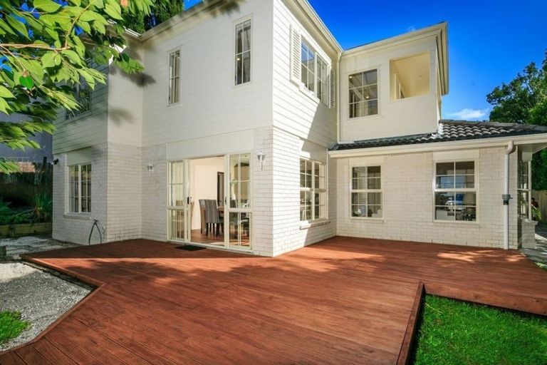 Photo of property in 9a Moore Street, Hillcrest, Auckland, 0627