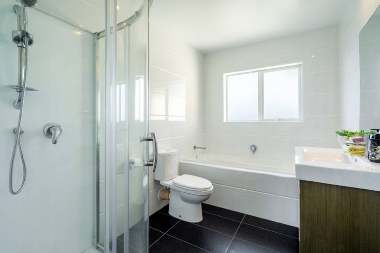 Photo of property in 17 Witton Place, Schnapper Rock, Auckland, 0632