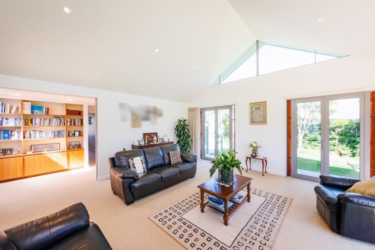 Photo of property in 16 Royal Oak Drive, Kelvin Grove, Palmerston North, 4414