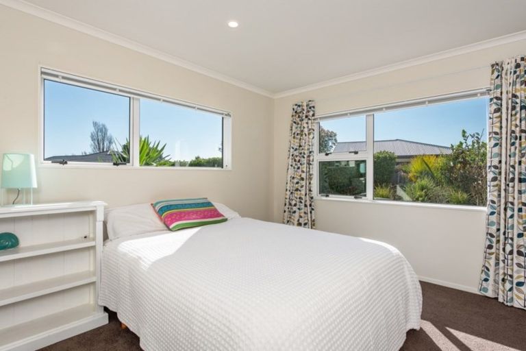 Photo of property in 10 Sue Avenue, Otaki, 5512