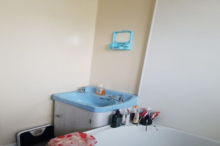 Photo of property in 2/4 Rodney Street, Waiwhetu, Lower Hutt, 5010