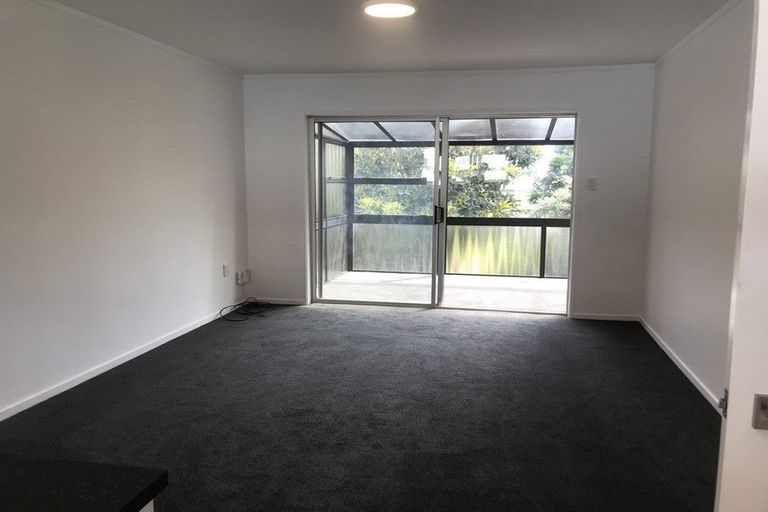 Photo of property in 2/86 Archers Road, Glenfield, Auckland, 0629